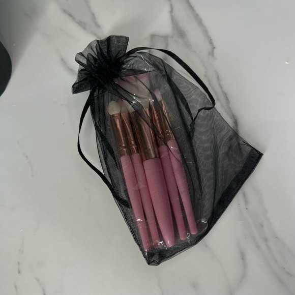 Mini Travel Size Make Up Brush Set - Picture 2 of 3